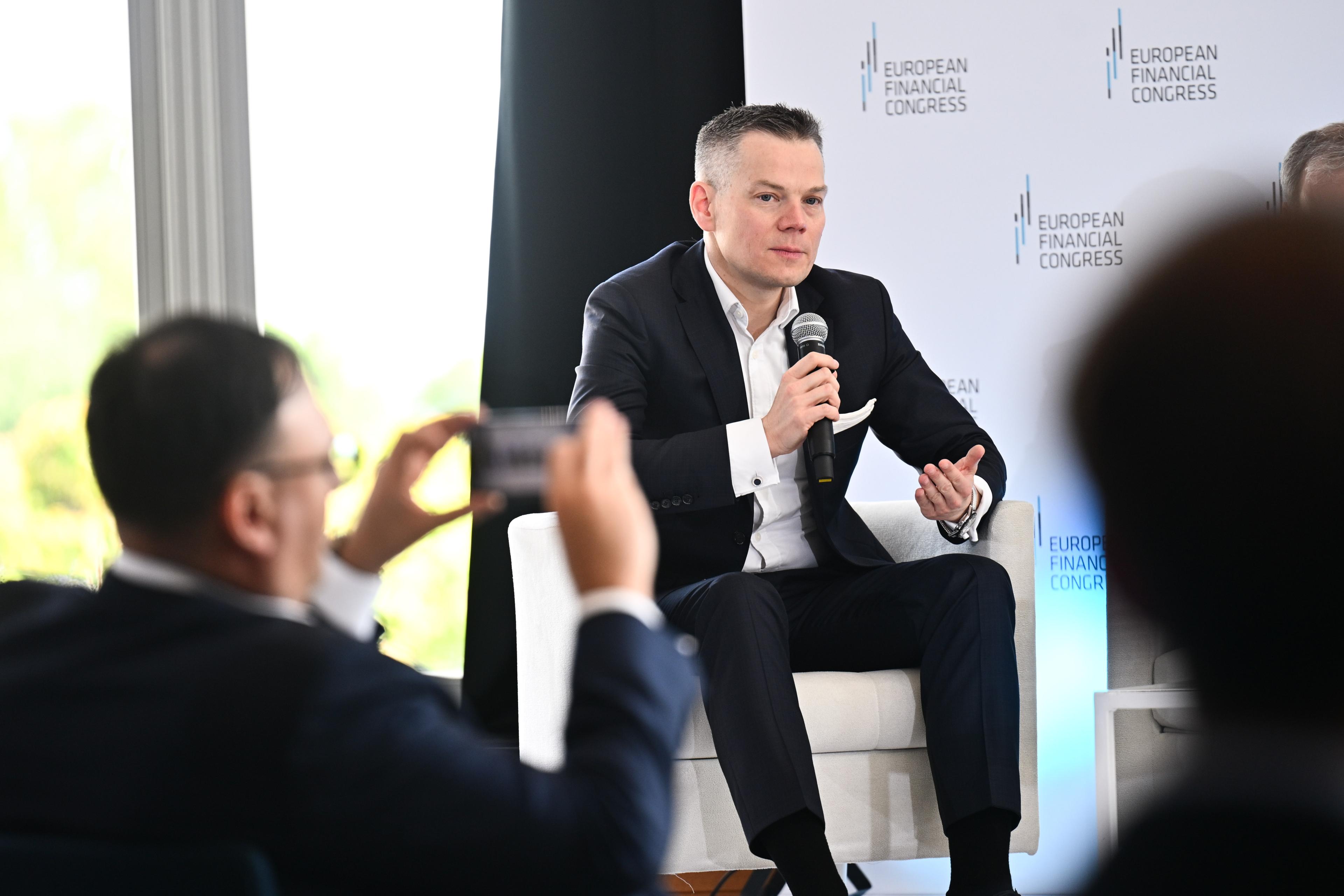 Jacek Jastrzębski podczas EKF wziął udział w panelu nt. instrumentów AT1