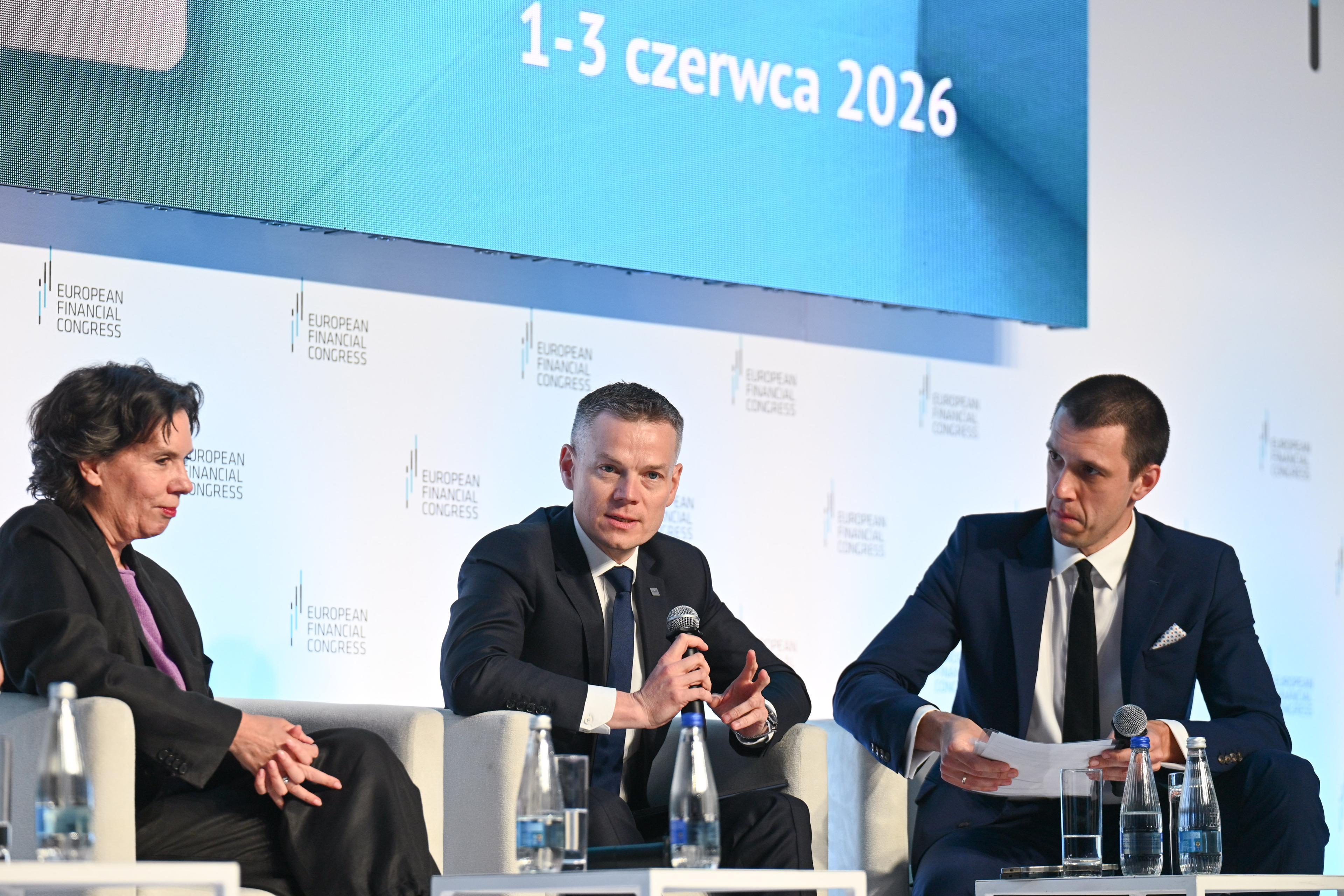 Jacek Jastrzębski na EKF w panelu na temat konkurencyjności europejskich banków