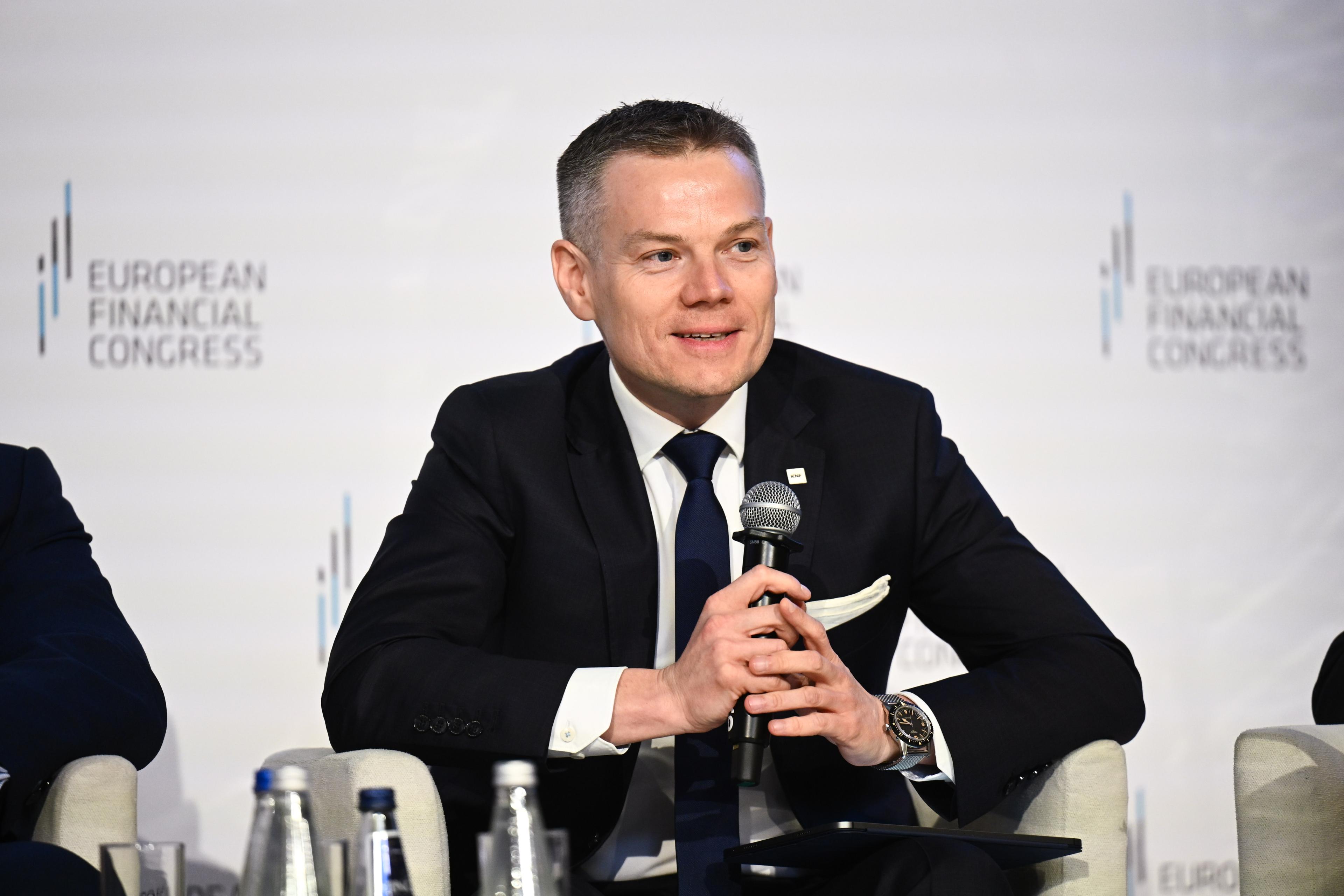 Jacek Jastrzębski wystąpił na EKF w panelu nt. fuzji i przejęć w sektorze bankowym