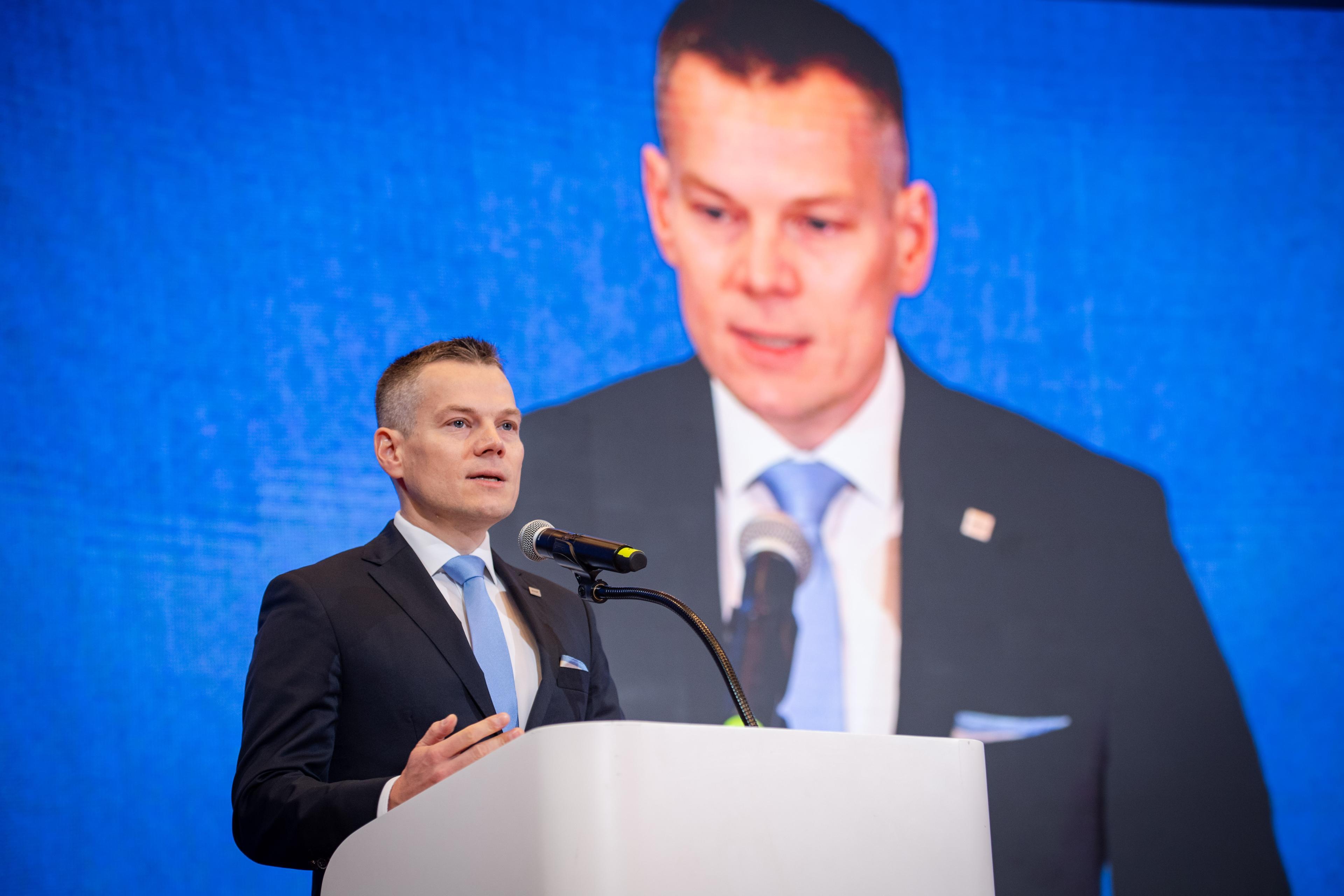 Jacek Jastrzębski speaks to microphone