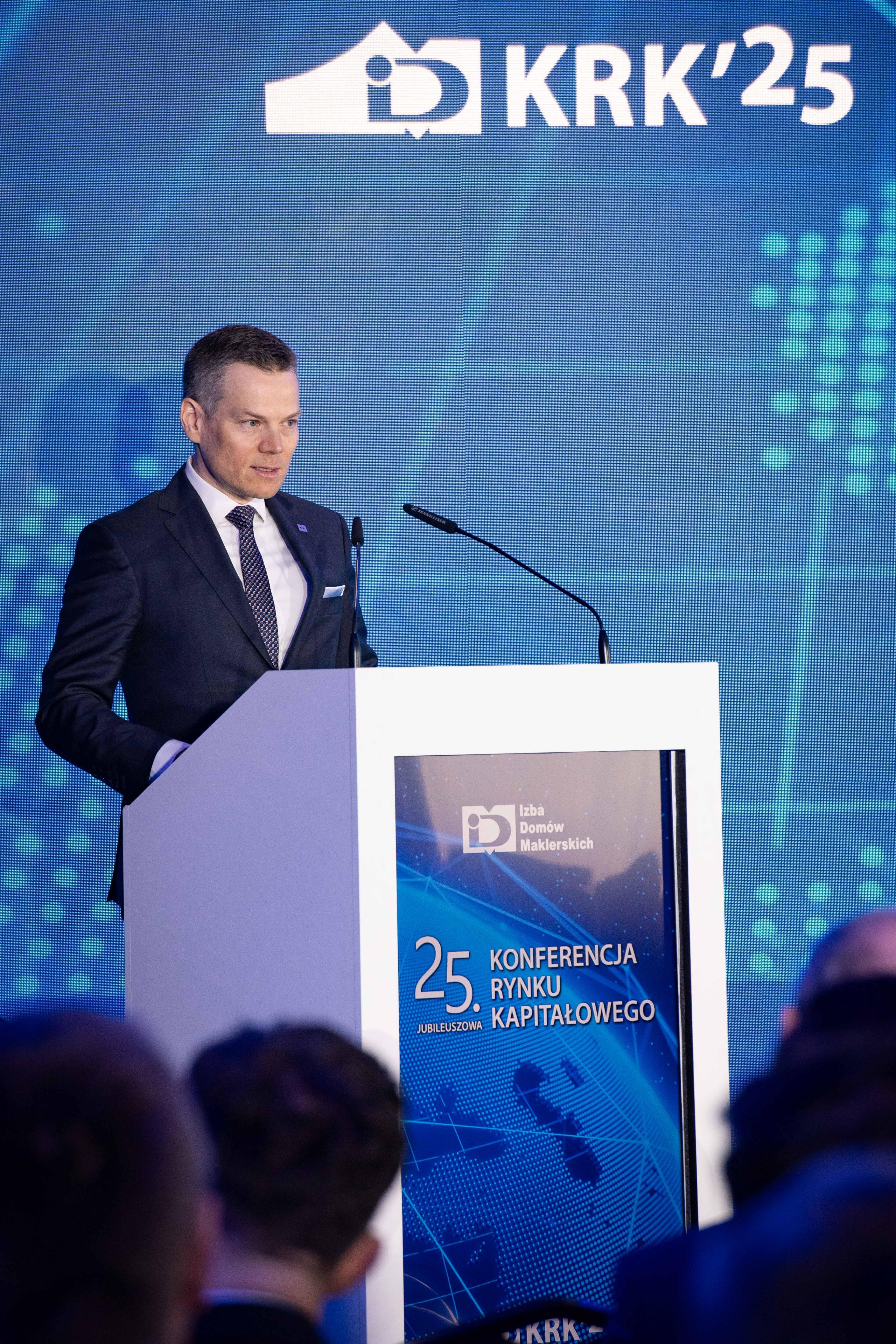 another photo of Jacek Jastrzębski on stage