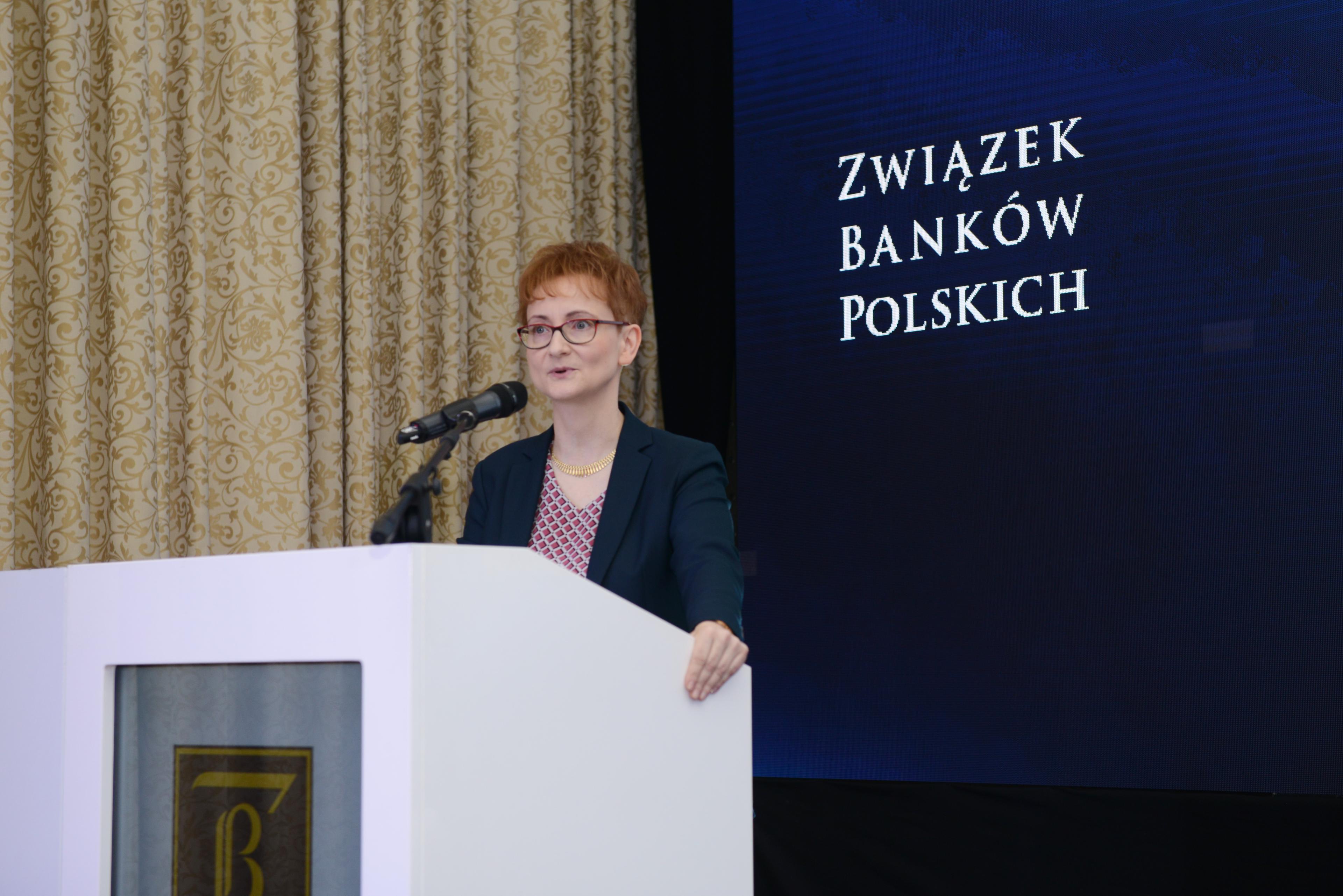 Małgorzata Iwanicz-Drozdowska - Zastępca Przewodniczącego KNF podczas wystąpienia wprowadzającego do Forum Bankowego 2019