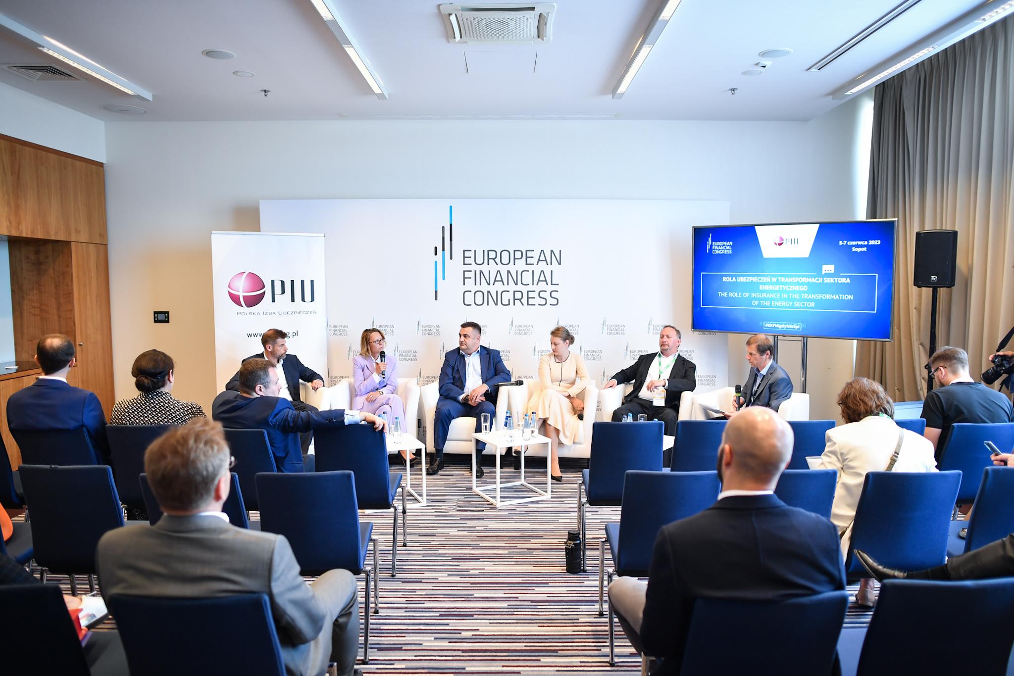 Daria_Ringwelska_podczas_EKF_w_panelu_Rola_ubezpieczen_w_transformacji_sektora_energetycznego