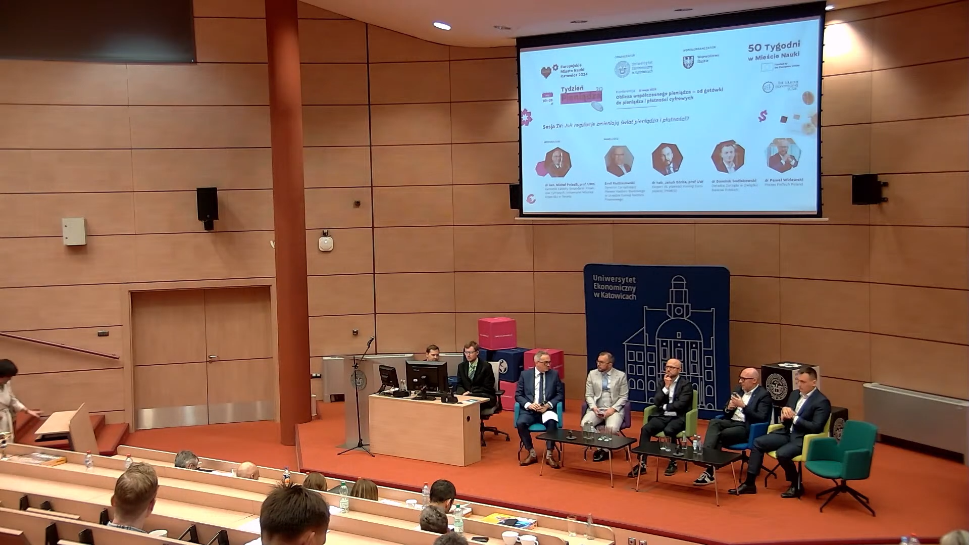Emil_Radziszewski_na_Konferencji_Oblicza_wspolczesnego_pieniadza–od_gotowki_do_pieniadza_i_platnosci_cyfrowych.JPG