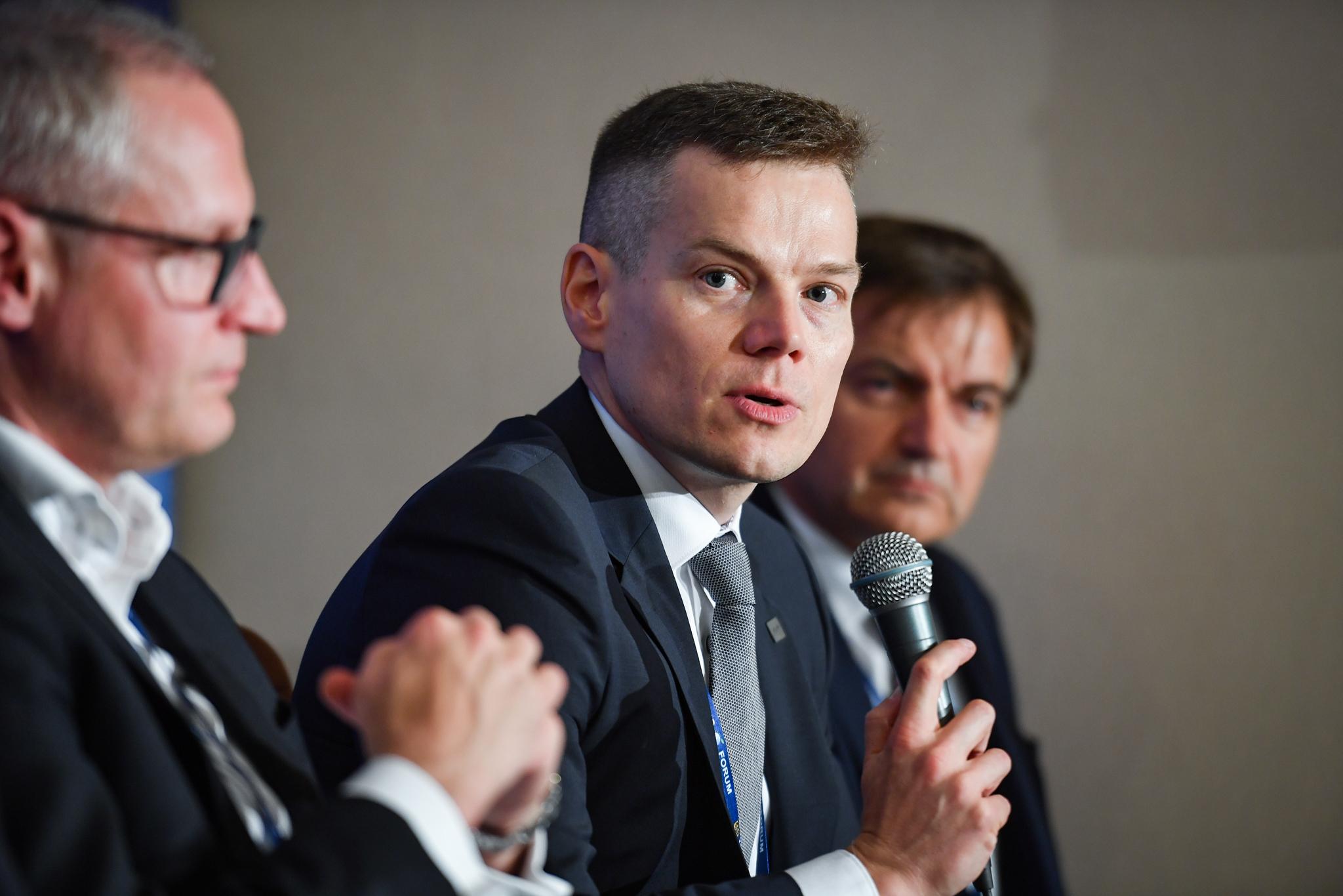 Jacek_Jastrzębski_Przewodniczacy_KNF_na_XXX Forum_Ekonomicznym_w_Karpaczu