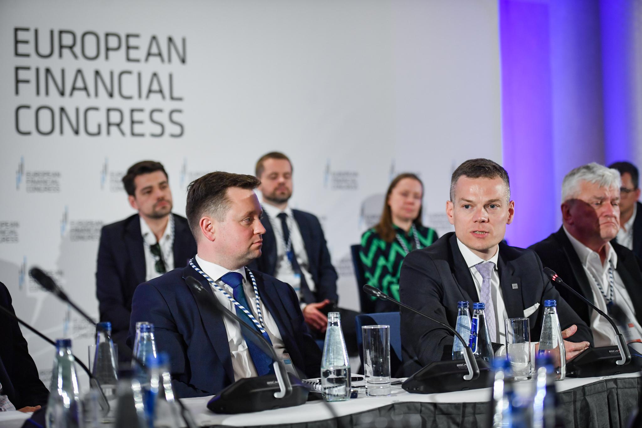 Jacek_Jastrzebski_i_Kamil_Liberadzki_w_panelu_o_kredytach-EKF-Sopot