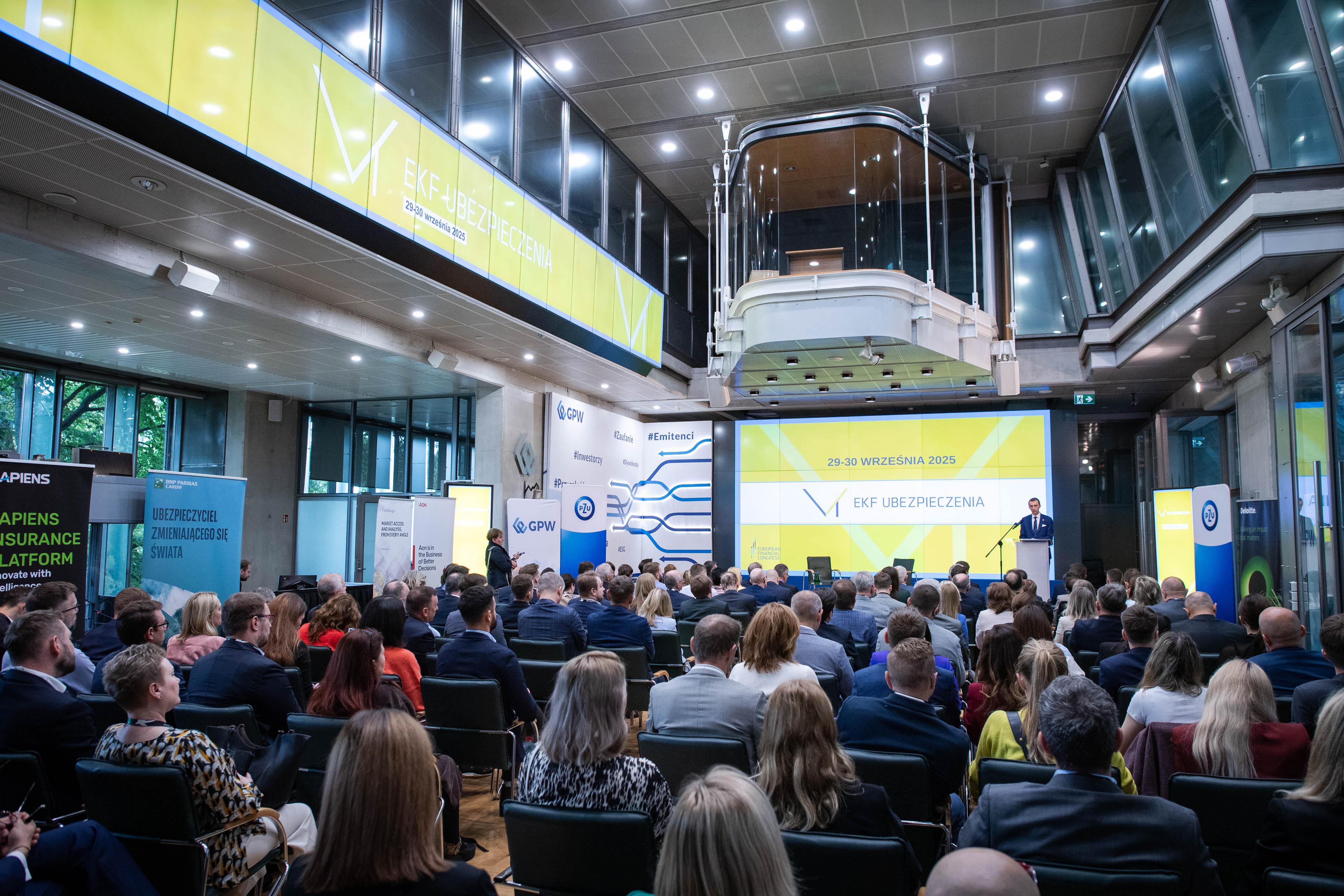 Jacek Jastrzębski i Krystian Wiercioch wystąpili podczas konferencji „EKF Ubezpieczenia 2025” - 6