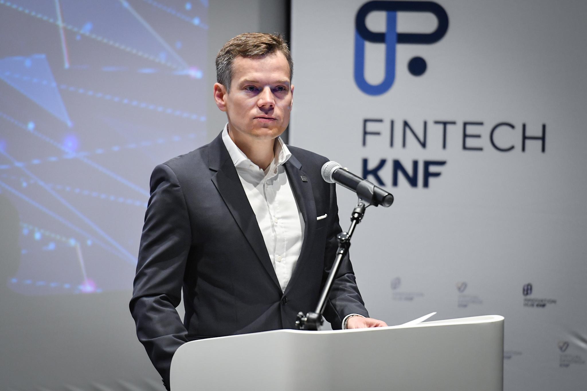 Jacek_Jastrzebski_na_wspolnej_konferencji_UKNF_WPiA-UW_oraz_FinTechPoland