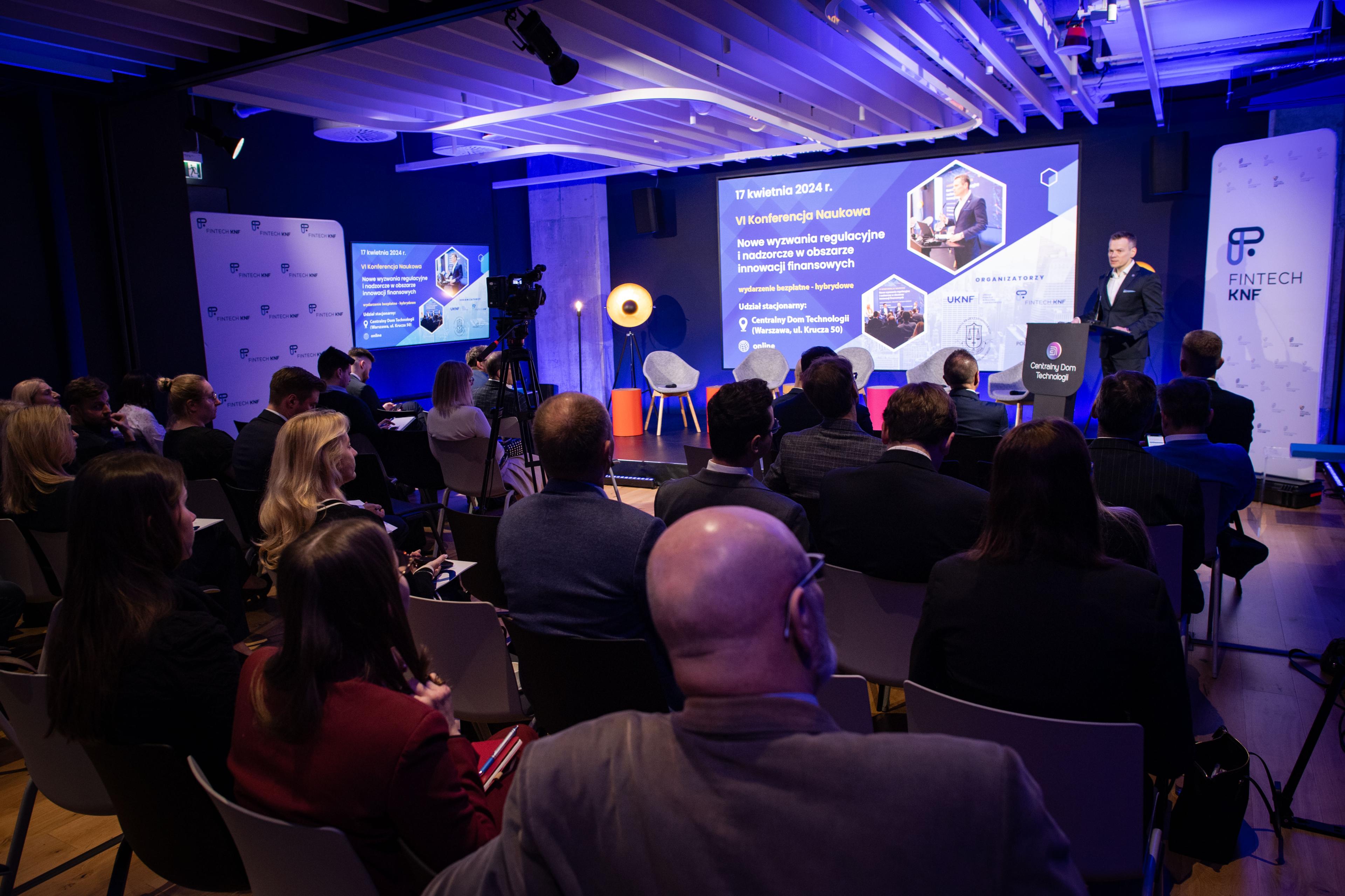 Jacek_Jastrzebski_otworzyl_VI-Konferencje_Nowe_wyzwania_regulacyjne_i_nadzorcze_w_obszarze_innowacji_finansowych