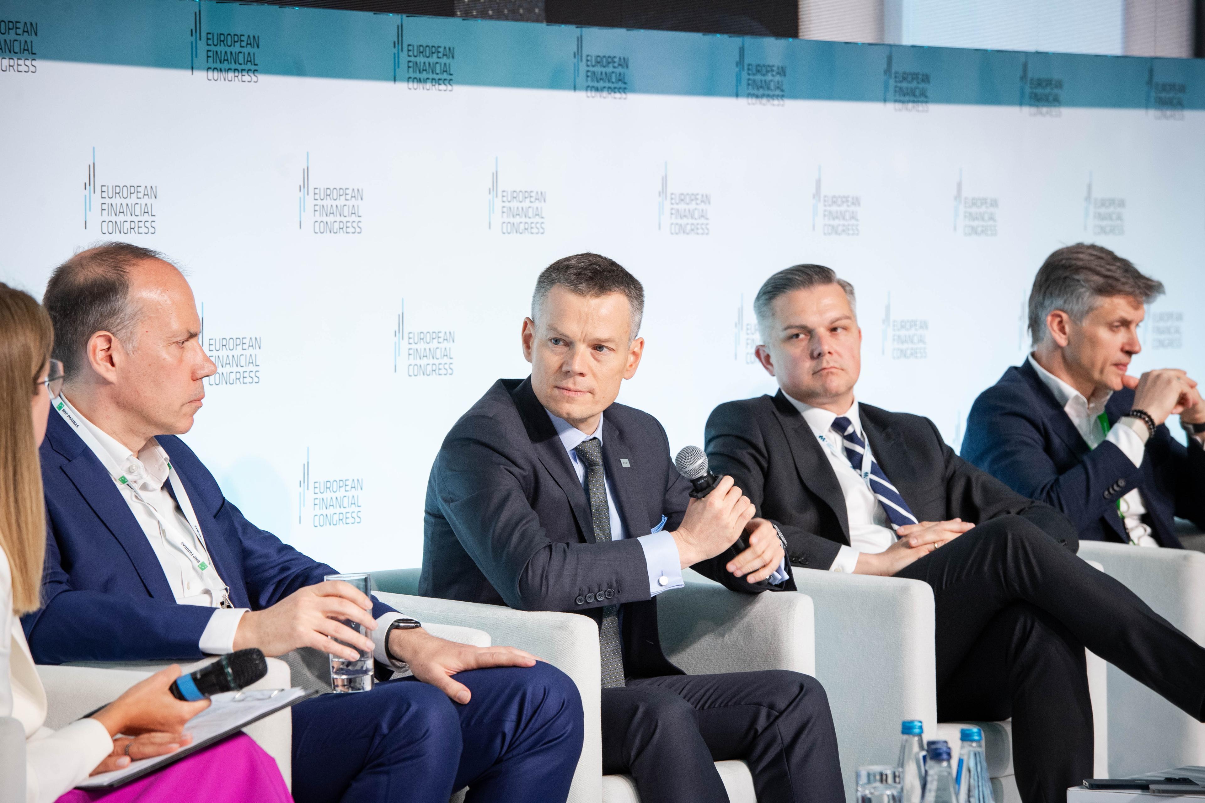 EKF: Jacek Jastrzębski w panelach o ochronie praw konsumentów oraz rozwoju sektora bankowego - 8