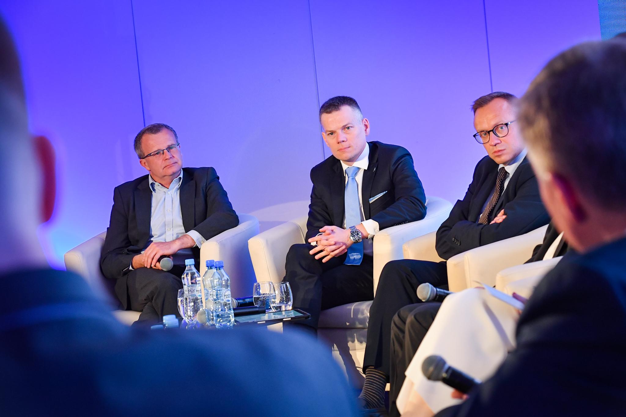 Jacek_Jastrzebski_w_panelu_na_XVII_Forum_Funduszy_IZFiA