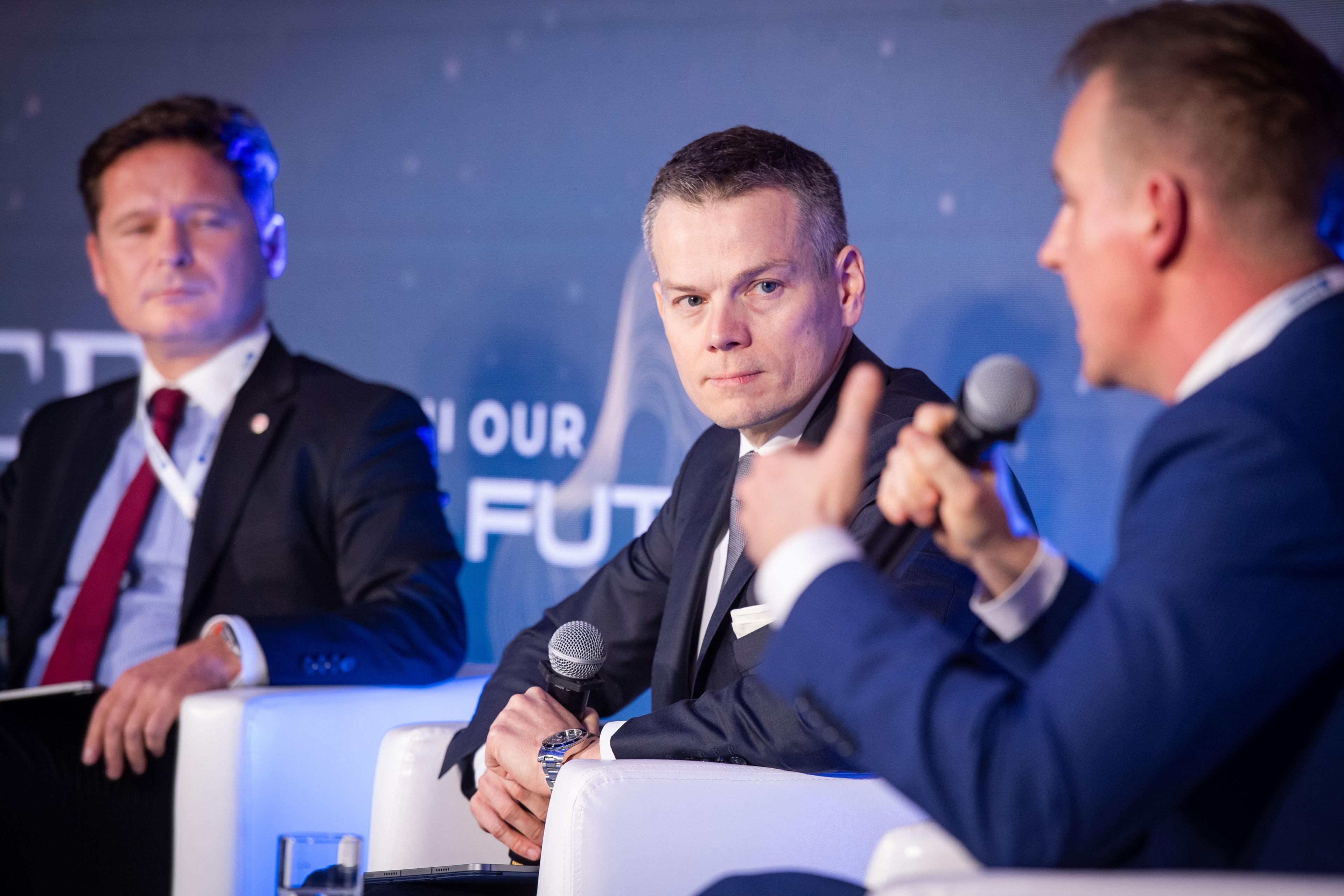 Jacek Jastrzębski wystąpił w panelu nt. perspektyw finansowych młodego pokolenia_5