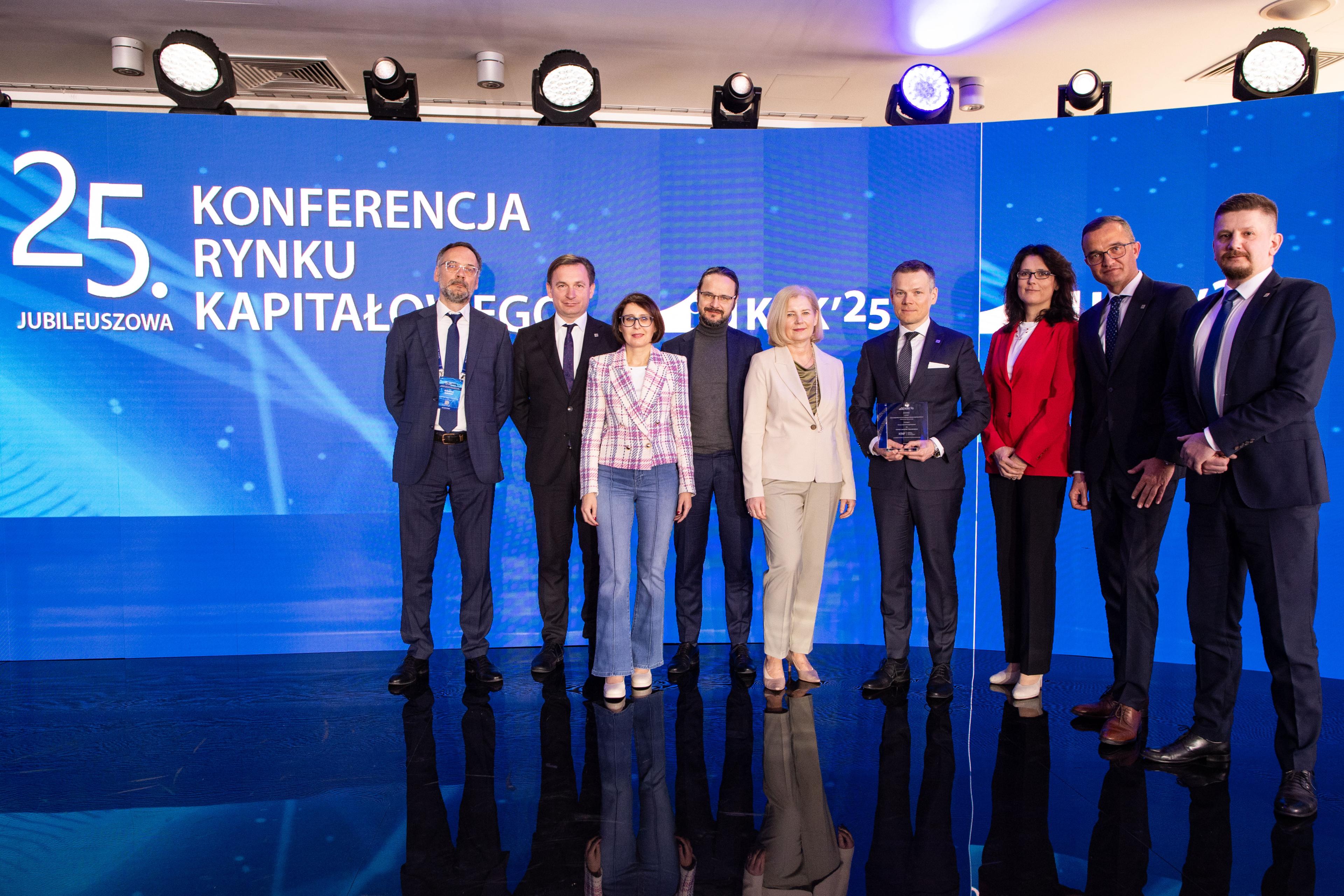 Komisja Nadzoru Finansowego z nagrodą IDM Komisja Nadzoru Finansowego z nagrodą IDM