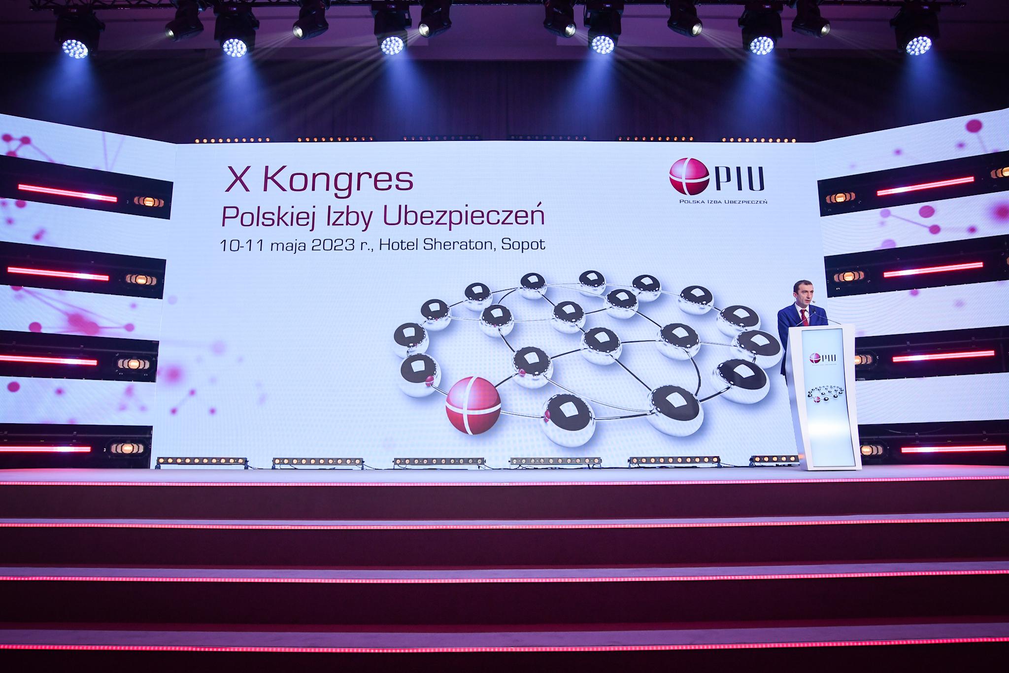 Krystian_Wiercioch_Zastepca_Przewodniczacego_Komisji_Nadzoru_Finansowego_podczas_otwarcia_X-Kongresu_PIU