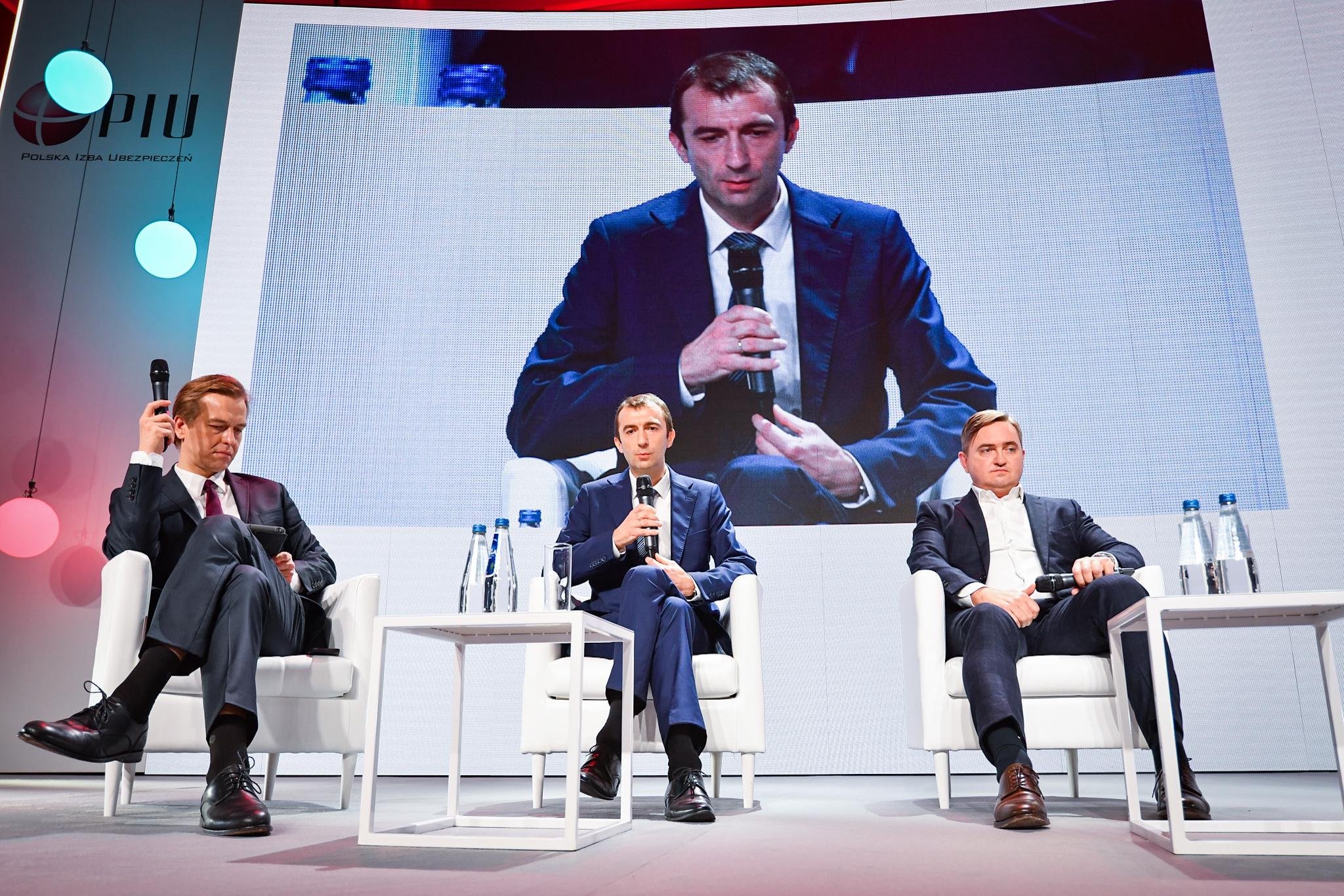 Krystian_Wiercioch_podczas_panelu_w_ramach_VIII_Kongresu_PIU