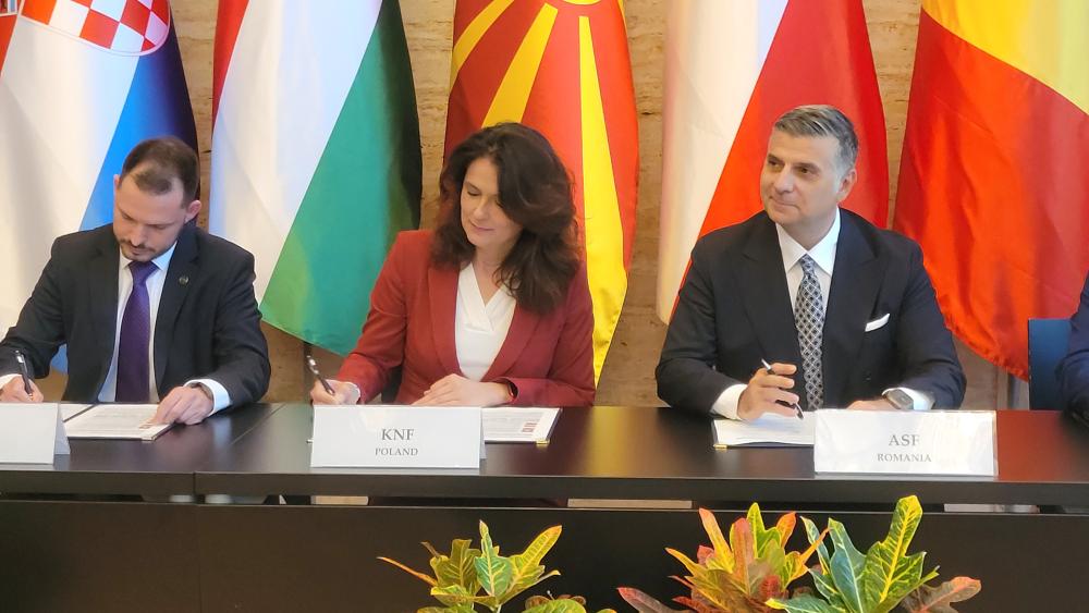 Magdalena Łapsa-Parczewska podpisanie porozumienia o współpracy na rzecz wzmocnienia integracji regionalnej rynków kapitałowych