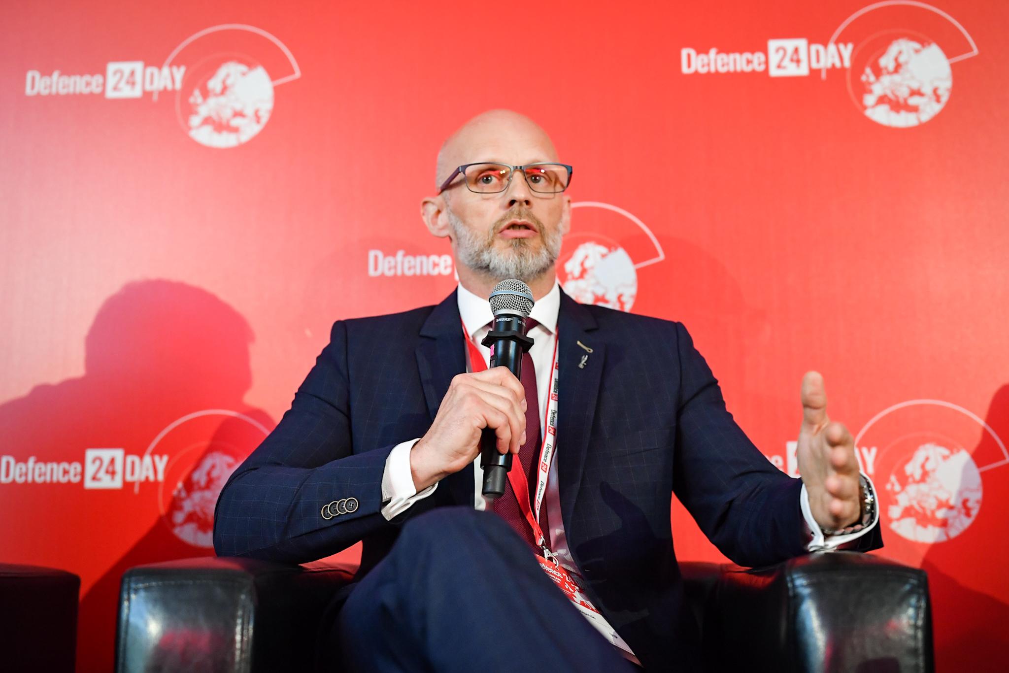 Michal_Stepinski_w_panelu_na_Defence-24_Day