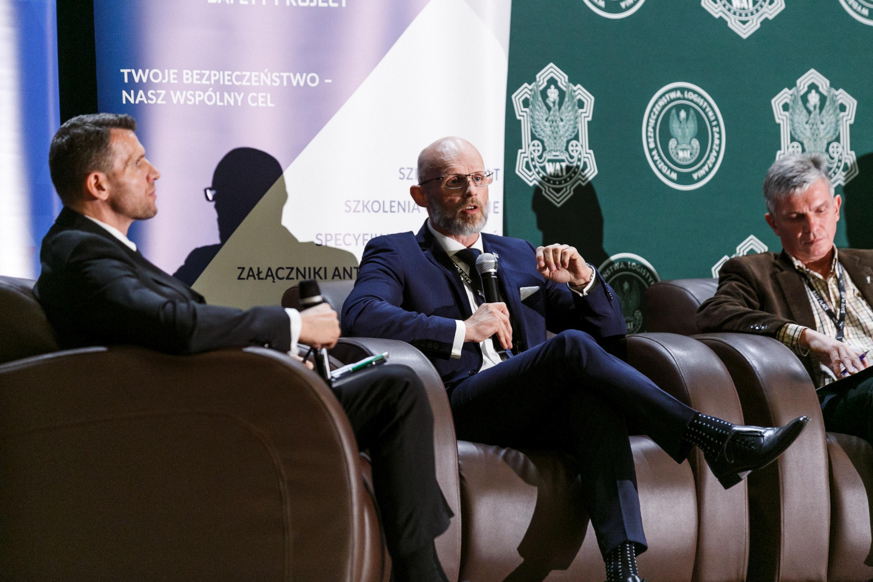 Michal_Stepinski_wzial_udzial_w_kongresie_Safe_Place_2021_4