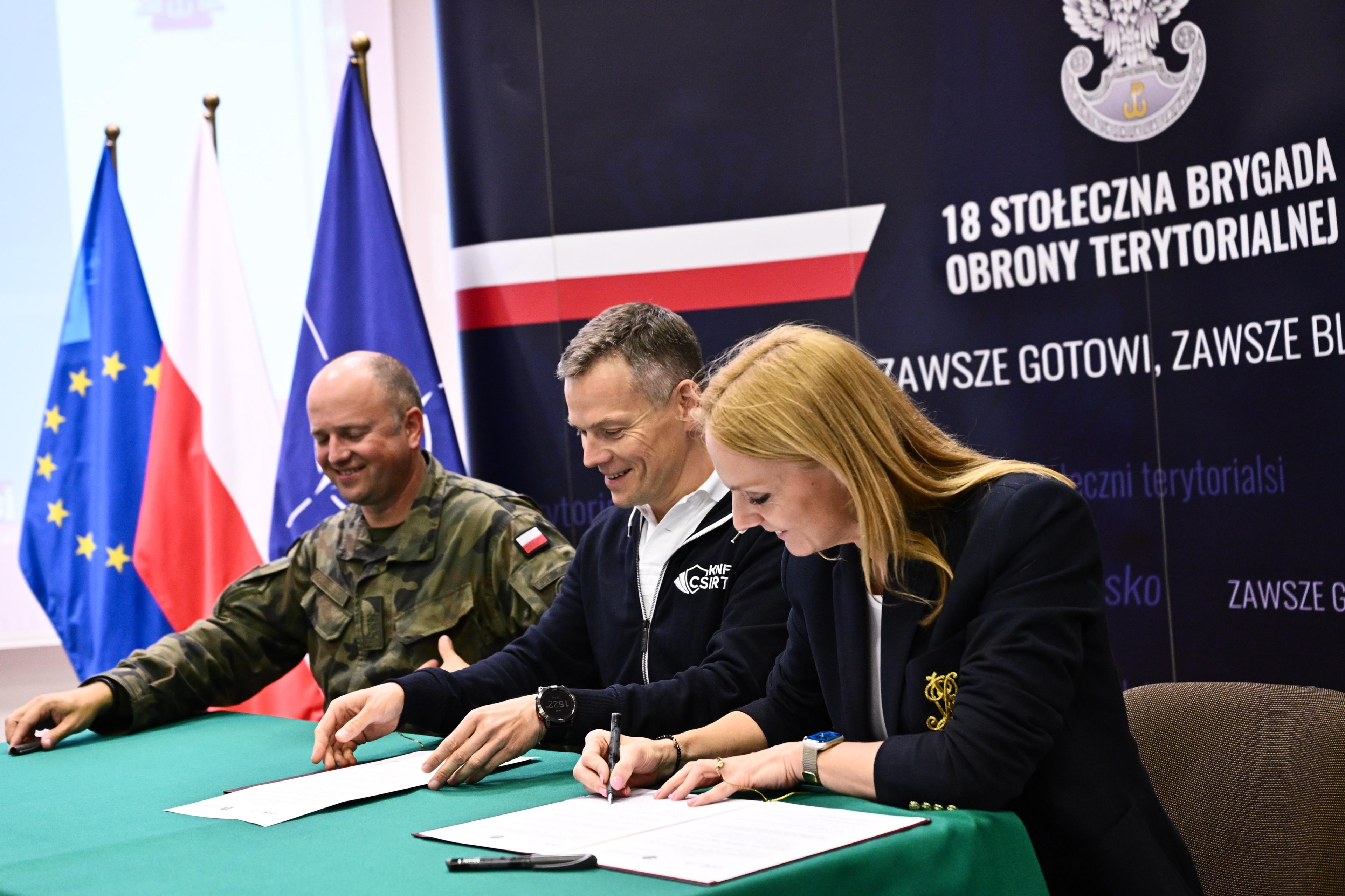 Podpisanie listu intencyjnego o współpracy pomiędzy UKNF a 18 SBOT_3