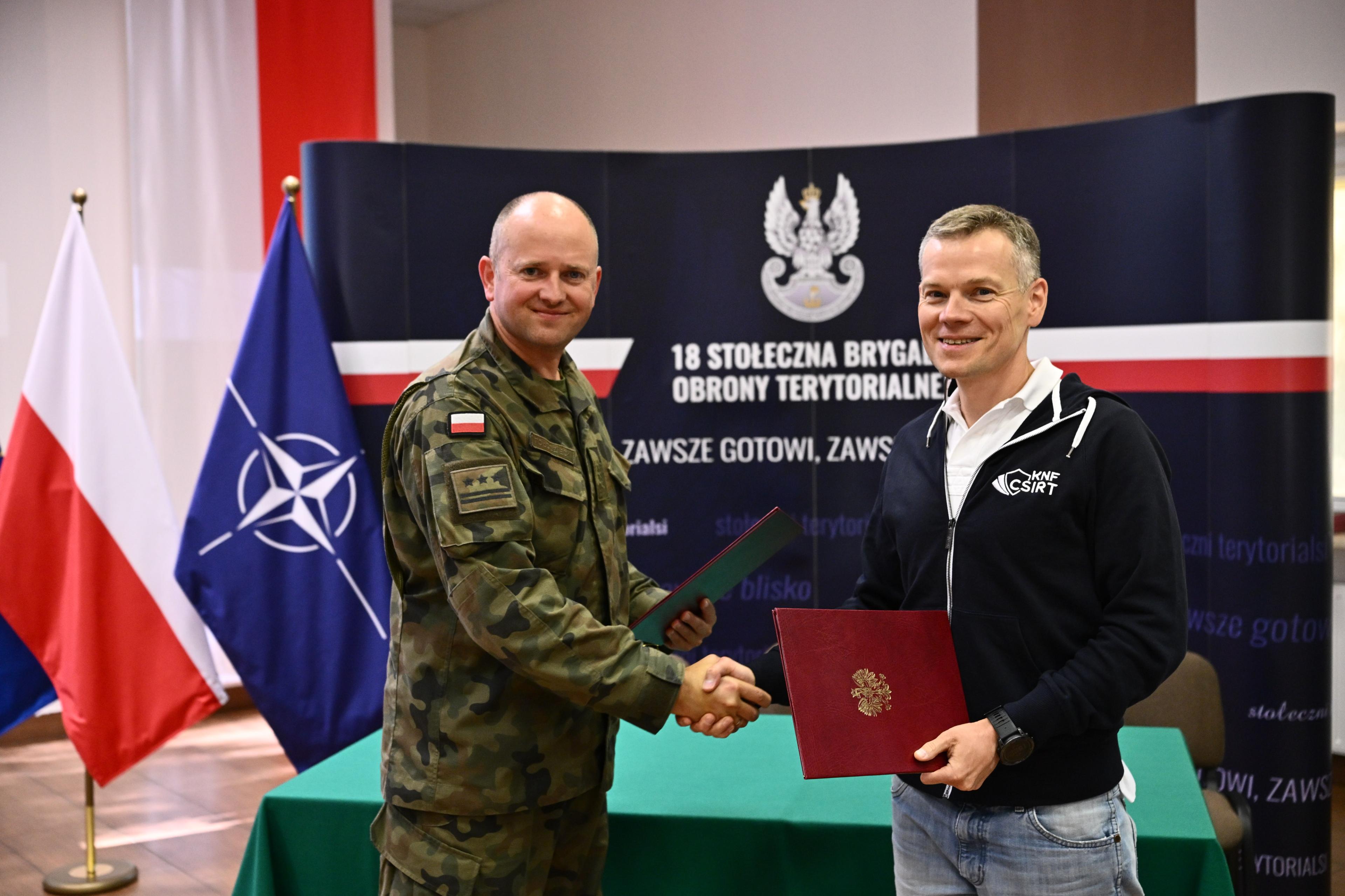 Podpisanie listu intencyjnego o współpracy pomiędzy UKNF a 18 SBOT_4