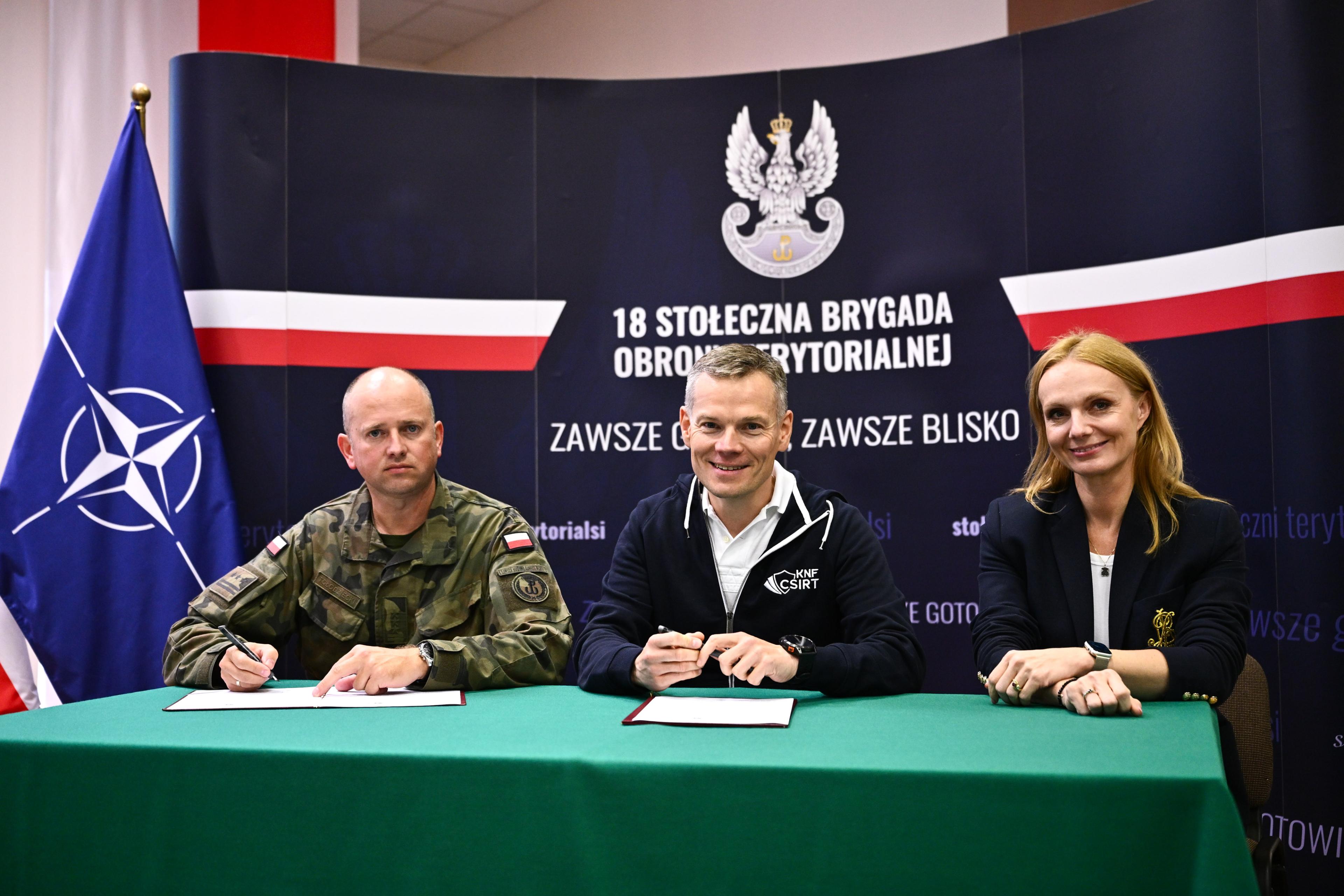 Podpisanie listu intencyjnego o współpracy pomiędzy UKNF a 18 SBOT_1