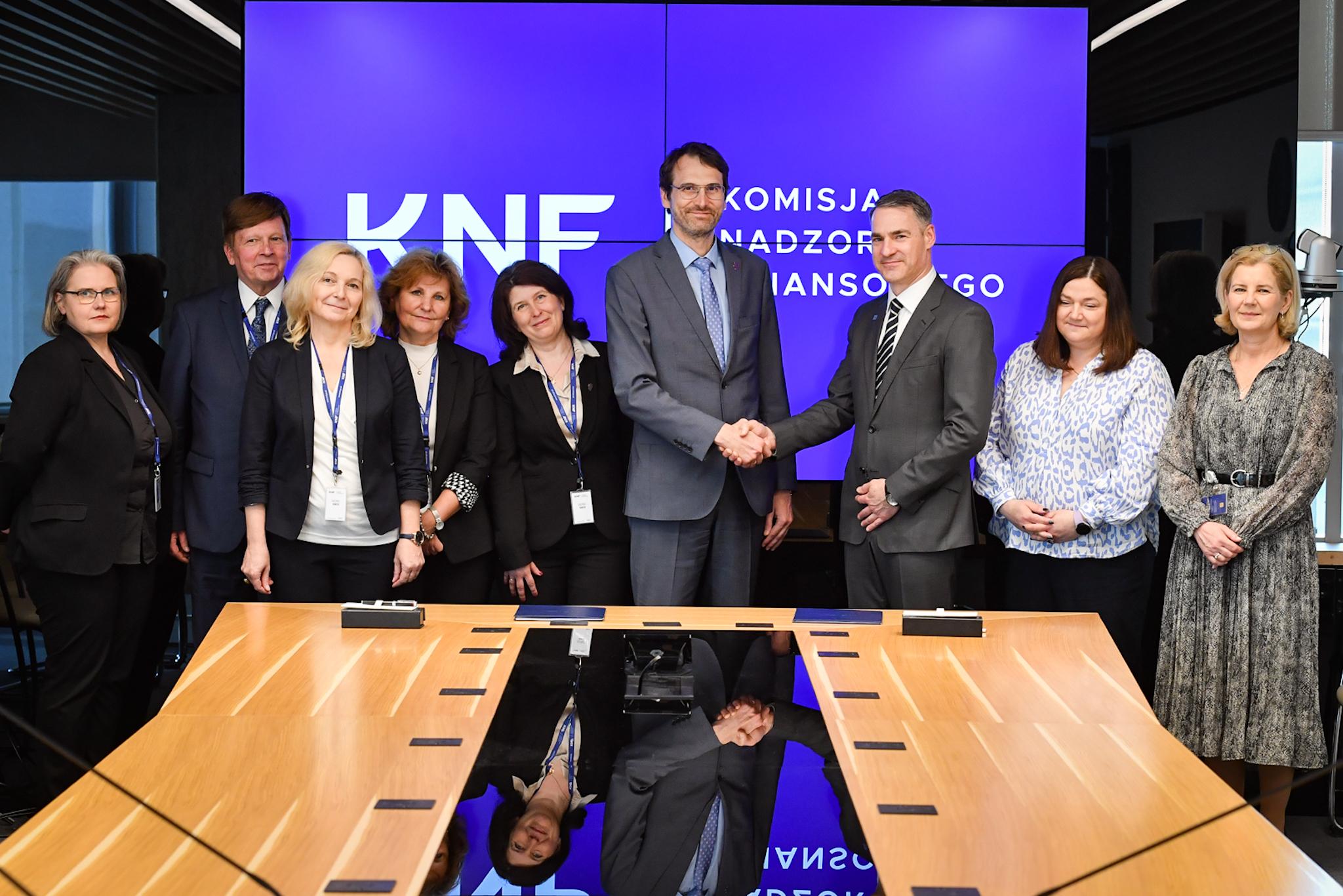 Podpisanie_porozumienia_o wspolpracy_przy_prowadzeniu_-_organizacji_studiow