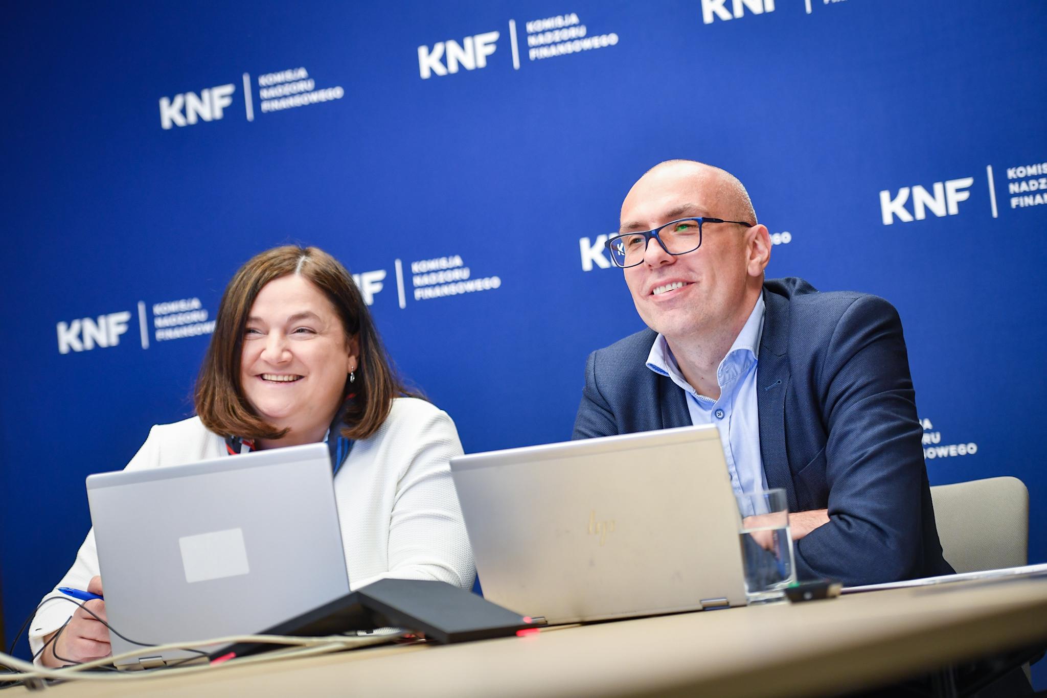 Przedstawiciele_UKNF_podczas_warsztatow_w_ramach_Dnia_Edukacji_Finansowej.