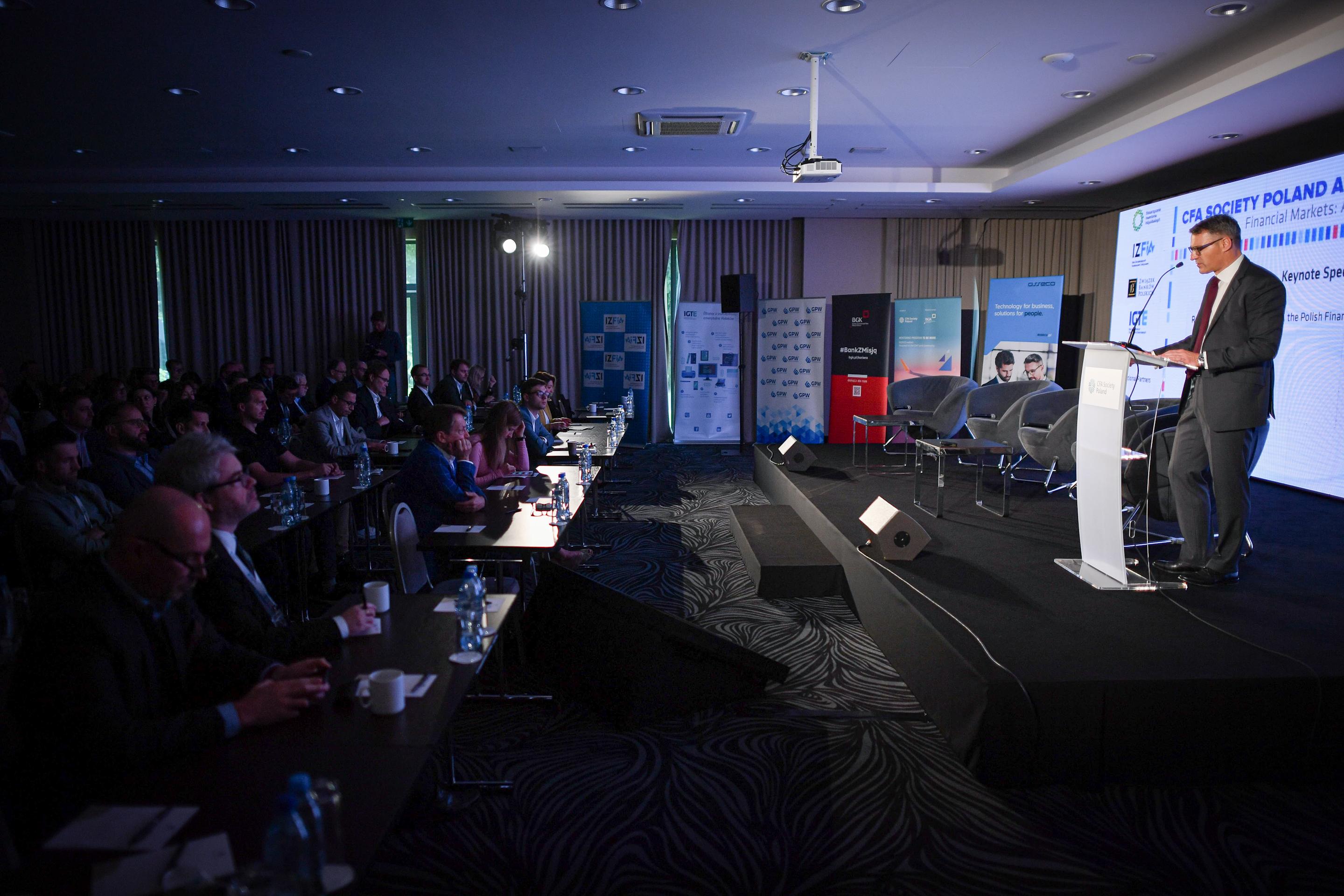 Rafal_Mikusinski_wystapil_podczas_CFA_SocietyPoland_Annual_Conference