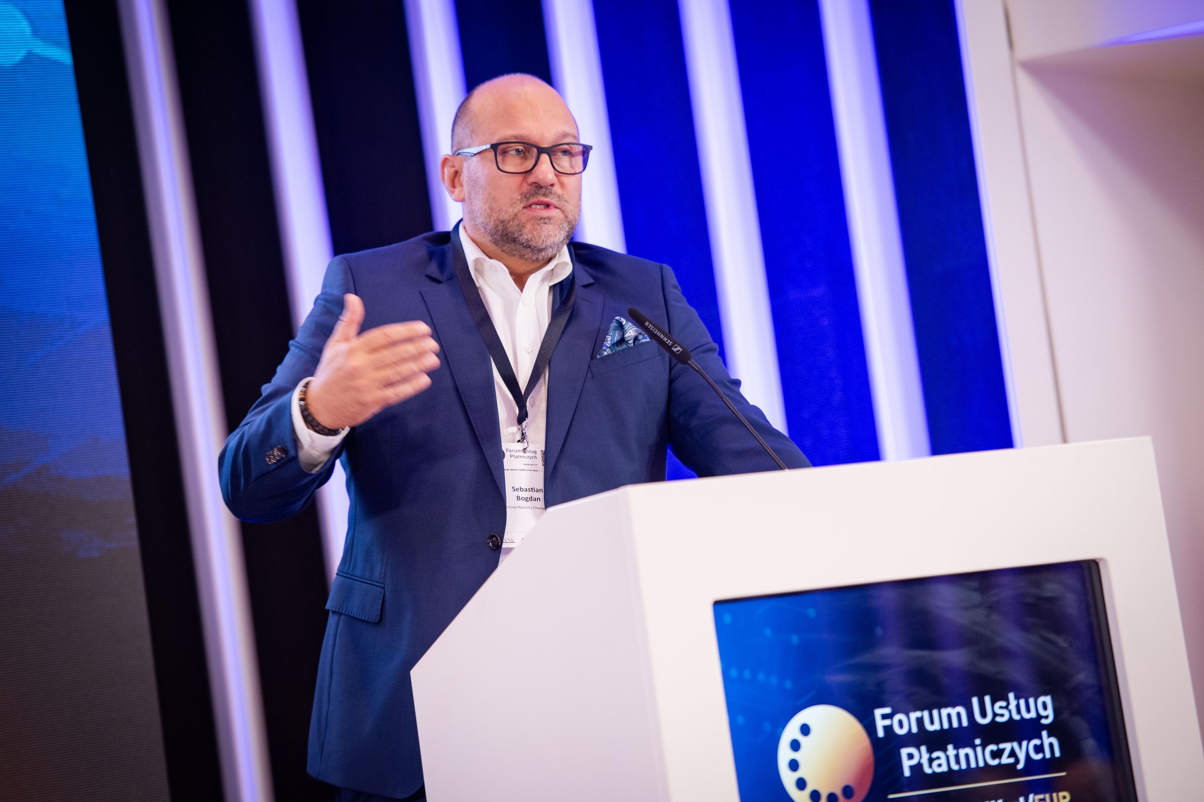 Sebastian_Bogdan_podczas_Forum_Uslug_Platniczych.jpg