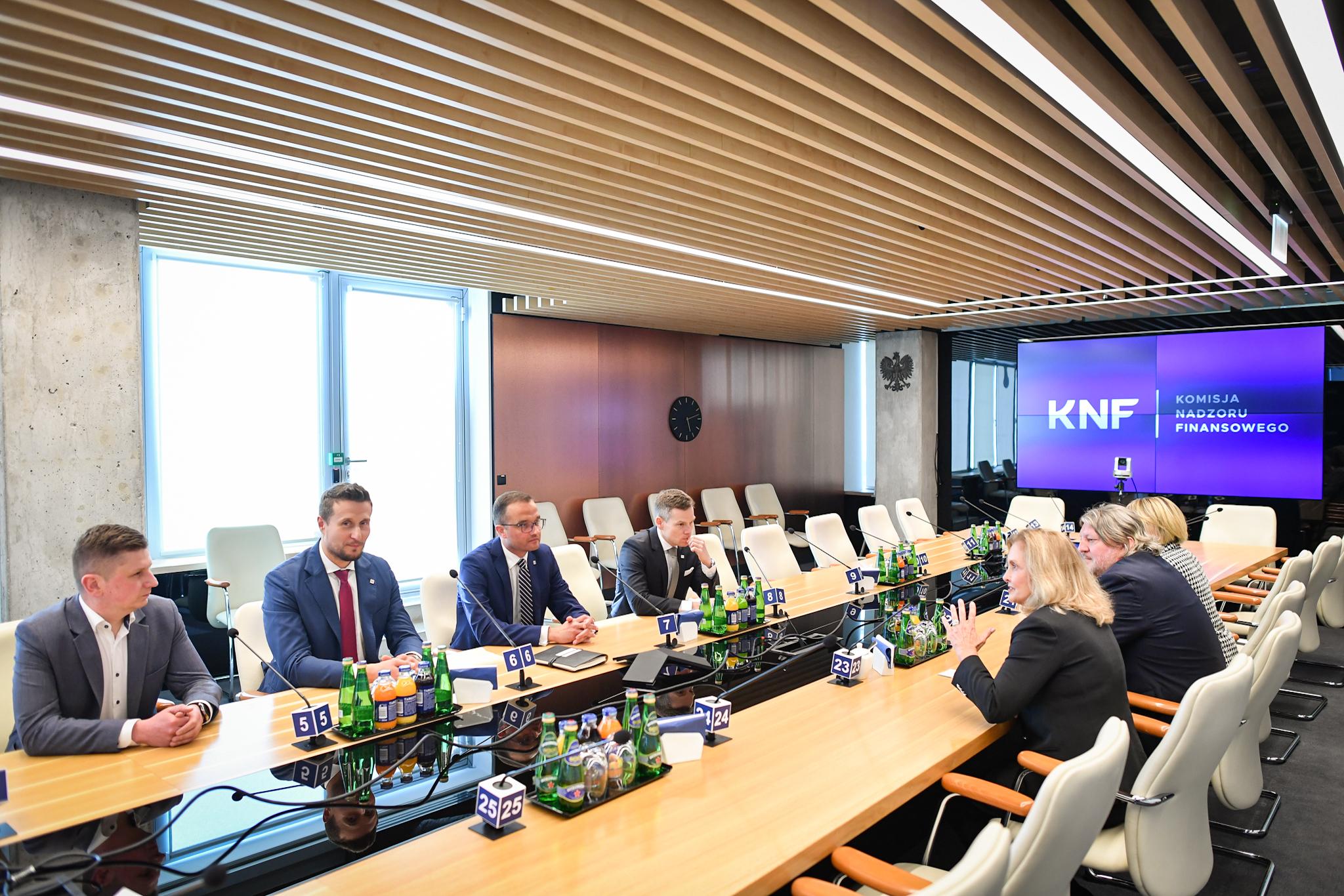 Spotkanie_z_Przewodniczaca_Rady_Nadzorczej_PrivatBank.jpg Spotkanie_z_Przewodniczaca_Rady_Nadzorczej_PrivatBank.jpg