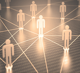 grupa cyfrowych ludzików w złotym kolorze